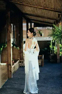 East Asian Grace: Girl in Modernized Attire and Exquisite Hair Ornament-17