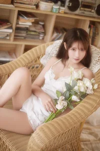 Elegant Japanese Style Nightgown Collection Featuring Model Hanyu Mimi – Aesthetic Indoor Photography and Cozy Loungewear Inspiration for a Soft Minimalist Lifestyle-27