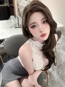 Sophisticated Office Style: A Portrait Study of Professional Elegance and Modern Corporate Fashion-5