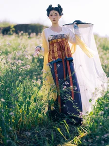 The Art of Seasonal Transitions: Embracing Early Summer with Tu Ya W-11