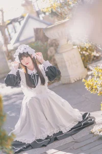 Stunning Shimos Maid Collection Part02 Featuring Coser Shimo: Aesthetic Maid Cosplay Photography and Elegant Portrait Inspiration for Fans and Creators-8