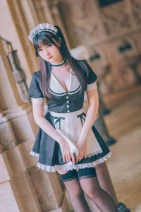 Stunning Shimos Maid Collection Part02 Featuring Coser Shimo: Aesthetic Maid Cosplay Photography and Elegant Portrait Inspiration for Fans and Creators-3