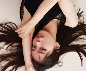 Hiroe Igeta Radiant Smile: Discover Captivating Beauty from Digital Photo Book BE. Don't Miss Her Fresh Charm!-8