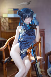 Coser San Wu Ren Xing as Blue Archive's Ryūka Kisaki: Alluring Oriental Charm in Qipao-10