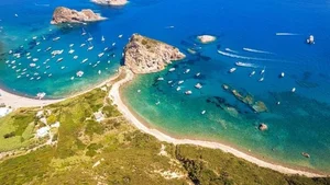 Palmarola: The Prehistoric Mediterranean Island Where Time Stands Still-3