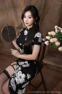 Timeless Elegance: Reimagining Modern Qipao and Black Silk Aesthetics with Nan Qiao-5