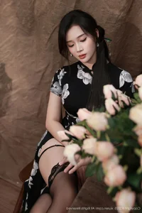 Timeless Elegance: Reimagining Modern Qipao and Black Silk Aesthetics with Nan Qiao-19
