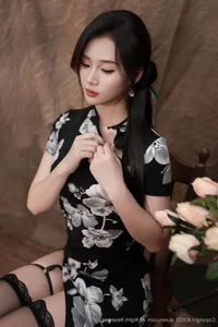Timeless Elegance: Reimagining Modern Qipao and Black Silk Aesthetics with Nan Qiao-10