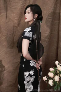 Timeless Elegance: Reimagining Modern Qipao and Black Silk Aesthetics with Nan Qiao-1