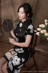 Timeless Elegance: Reimagining Modern Qipao and Black Silk Aesthetics with Nan Qiao-26