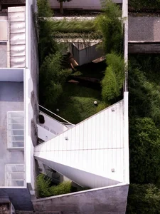 Modern Tropical 600m2 Garden House in Bandung: Folded Rooms Garden's Innovative Layered Architecture and Eco-Friendly Urban Living Design-19