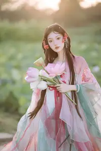 YiTuYu Vol.8746: Dong Chu Liu – Ethereal Beauty in Ancient Chinese Attire – Asian Art Photography-3
