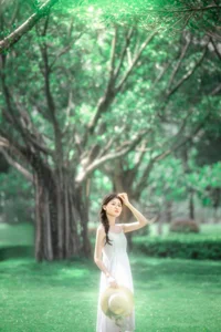 Ethereal Summer Muse: Saikuwako Captivates in YiTuYu’s Latest Art Language Collection-11