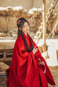 YiTuYu Art Language Vol.9233: Stunning Portrait Photography Featuring Model Dang Chu Jiao Ren Jia Xiao Tian Tian - Elegant 35-Photo Artistic Collection-0