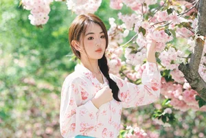 Ethereal Spring Portrait Photography: Yi Ming Amidst Blooming Double Cherry Blossoms - Art Language Vol.9339 Collection-2