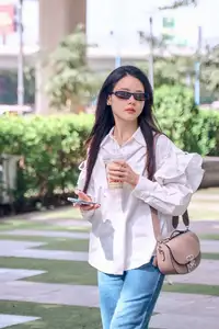 Midu's Ageless Charm: White Shirt Style Makes Her Look Like a Schoolgirl at 35-14