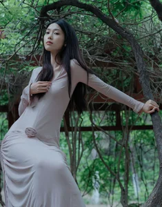 Ethereal Forest Muse: Yu Qing Feng’s Soft Aesthetic-0