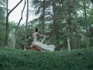 Ethereal Forest Muse: Yu Qing Feng’s Soft Aesthetic-9