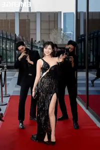 Kieu Trinh Xiu: 'Milk Tea Hot Girl' Unveils Mature Allure in a Glamorous Black Lace Dress-7