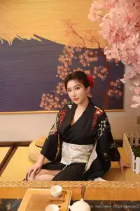 Su Yi Nuo No.10627: Captivating Traditional Grace in a Seductive Black Kimono-0