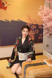 Su Yi Nuo No.10627: Captivating Traditional Grace in a Seductive Black Kimono-10