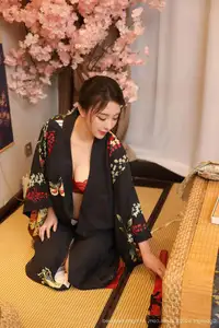 Su Yi Nuo No.10627: Captivating Traditional Grace in a Seductive Black Kimono-37