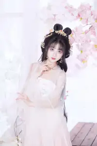 YiTuYu Vol.8628: Enchanting Ethereal Beauty of Qi Luo Sheng De Xiao Su Su in Traditional Hanfu-2