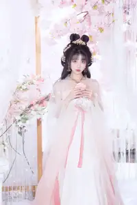 YiTuYu Vol.8628: Enchanting Ethereal Beauty of Qi Luo Sheng De Xiao Su Su in Traditional Hanfu-13