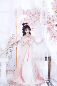 YiTuYu Vol.8628: Enchanting Ethereal Beauty of Qi Luo Sheng De Xiao Su Su in Traditional Hanfu-4