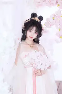 YiTuYu Vol.8628: Enchanting Ethereal Beauty of Qi Luo Sheng De Xiao Su Su in Traditional Hanfu-14