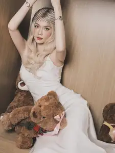 Ngoc Trinh: Signature Allure, Dreamlike and Captivating Moments-9