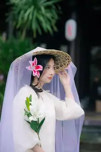 Elegant Vietnamese Beauty with Flowers-5