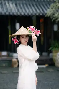 Elegant Vietnamese Beauty with Flowers-4