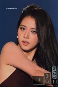 Jisoo (BLACKPINK) Shocks Fans With Stunning American Style Tan Skin And Smokey Makeup-4
