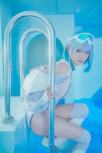 Captivating Cosplay: Coser Ely_eee ElyEE presents "Clear Blue Drift" – A mesmerizing blue fantasy-7