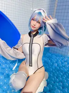 Captivating Cosplay: Coser Ely_eee ElyEE presents "Clear Blue Drift" – A mesmerizing blue fantasy-20