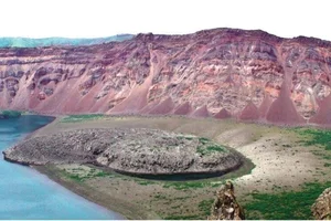 Dramatic Volcanic Eruption: How the 1831 Zavaritskii Event Changed Global Temperatures and Influenced Earth's Climate History-2