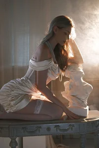 Elegant Fashion Portraiture: YiTuYu Art Language Vol.9266 Featuring Model Albina – Artistic Shadow and Light Photography Collection-1