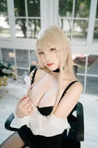 Coser Qi Qi Na Na Zi: Alluring 'Resentment Office' Cosplay - Image 0023-14