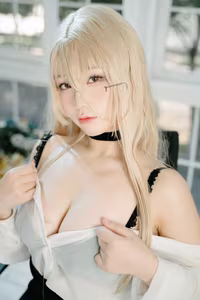 Coser Qi Qi Na Na Zi: Alluring 'Resentment Office' Cosplay - Image 0023-5