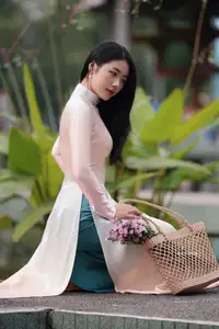 Captivating Grace: Vietnamese Girl in Traditional Ao Dai Beauty 1000025136-2