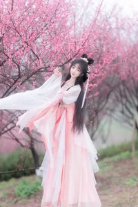 A Floral Dreamscape: YiTuYu Vol.8854 Qi Luo Sheng De Xiao Su Su in Hanfu-0