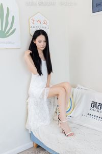 BoBoSocks Chinese Model No.551: Elegant Charm in Light Dress and High Heels-27