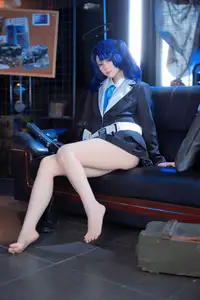 Coser Yu Yu Transforms into Blue Archive's Yuuka: Captivating Beauty in a Unique Photo Collection (45P)-7