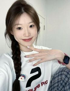 Gentle Beautiful Girl: Alluring Black Braided Ponytail Hairstyle - Elegant Look-25