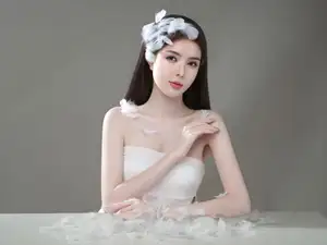 Lilly Luta's 'Living Doll' Close-Up Beauty: Pure Charm That Captivates!-7