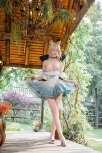 Dreamy Aesthetic: Coser Nnian as in an Enchanted Garden-2