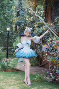 Dreamy Aesthetic: Coser Nnian as in an Enchanted Garden-29