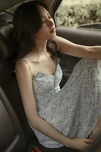 Radiant Summer Muse: Yue Yue in YiTuYu’s Enchanting Floral Skirt Series-8