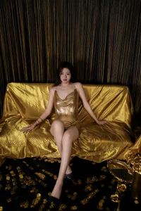Elegant Portrait Photography Collection: YiTuYu Art Language Vol.9224 Featuring Li Ji Rou – The Golden Lady Series-8